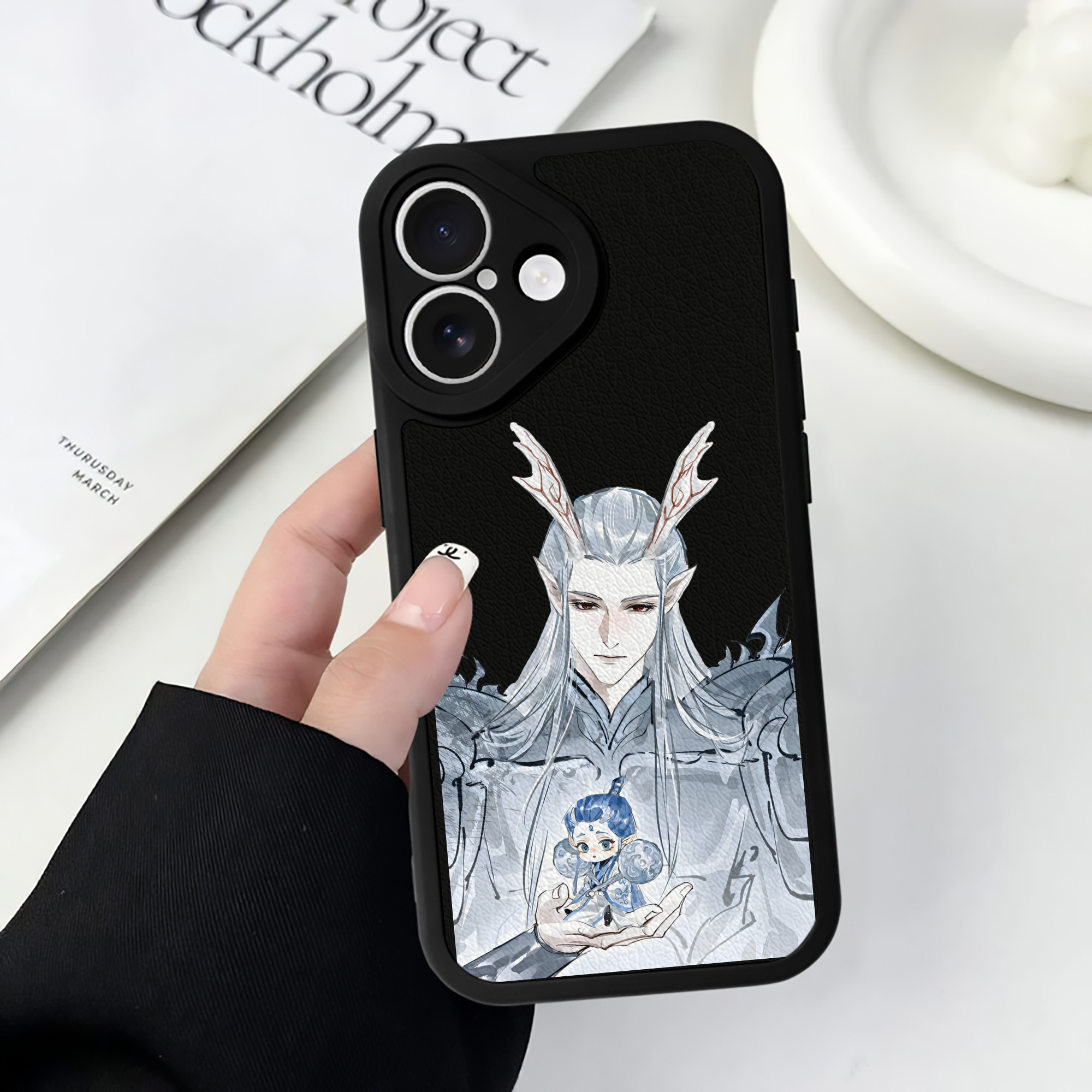 （画像用） Ne Zha 2 ナタ 魔童の大暴れ 【iPhone 16シリーズ対応】シリコンスマホケース（レザー調） 材質：シリコン